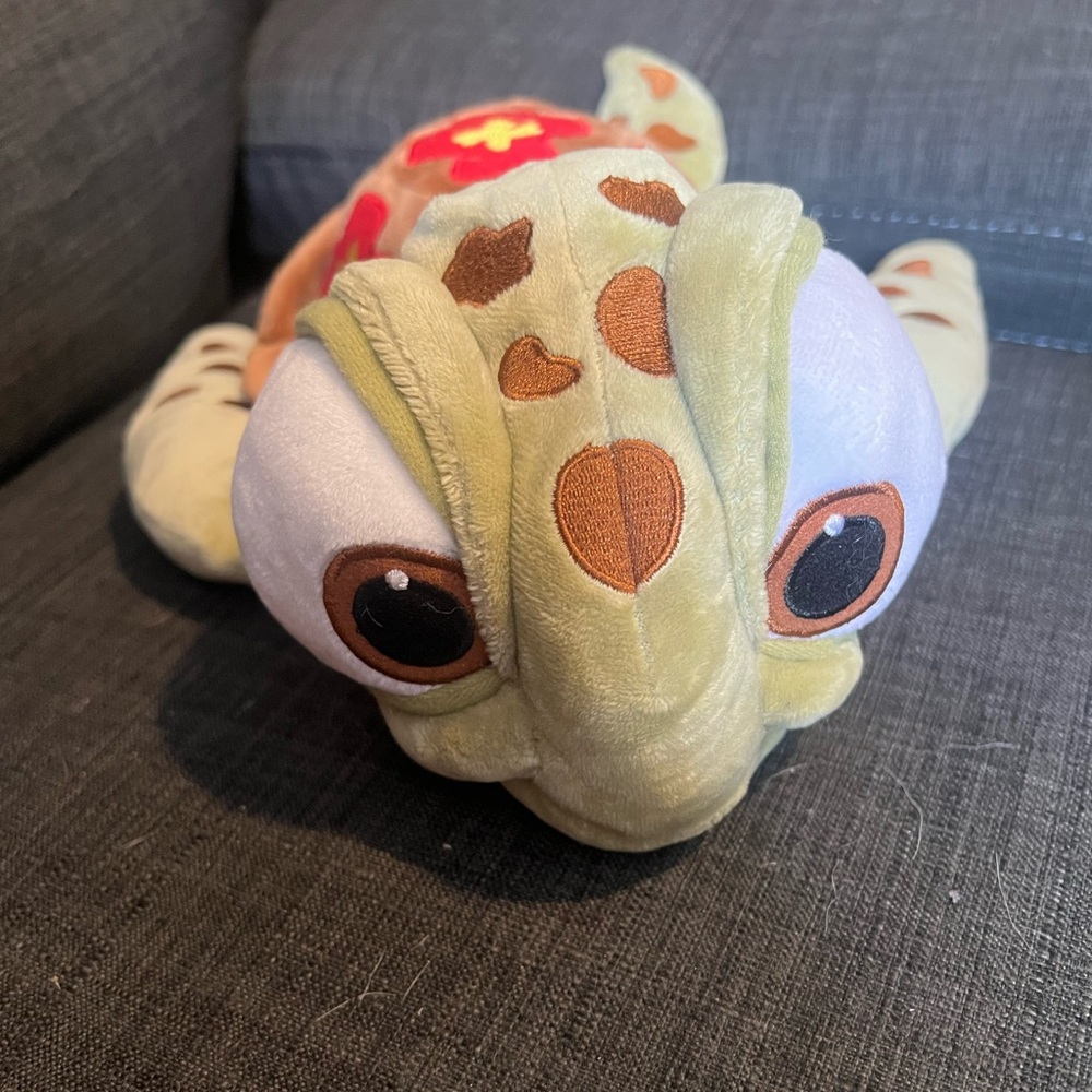 Disney Finding nemo squirt plush